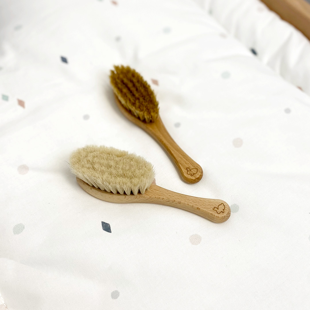 Szczotka z naturalnej szczeciny dla niemowląt na ciemieniuchę gallery 1