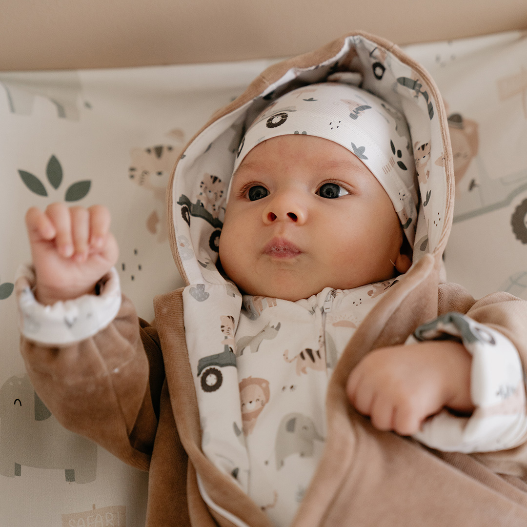 Kombinezon niemowlęcy welurowy Safari latte gallery 7