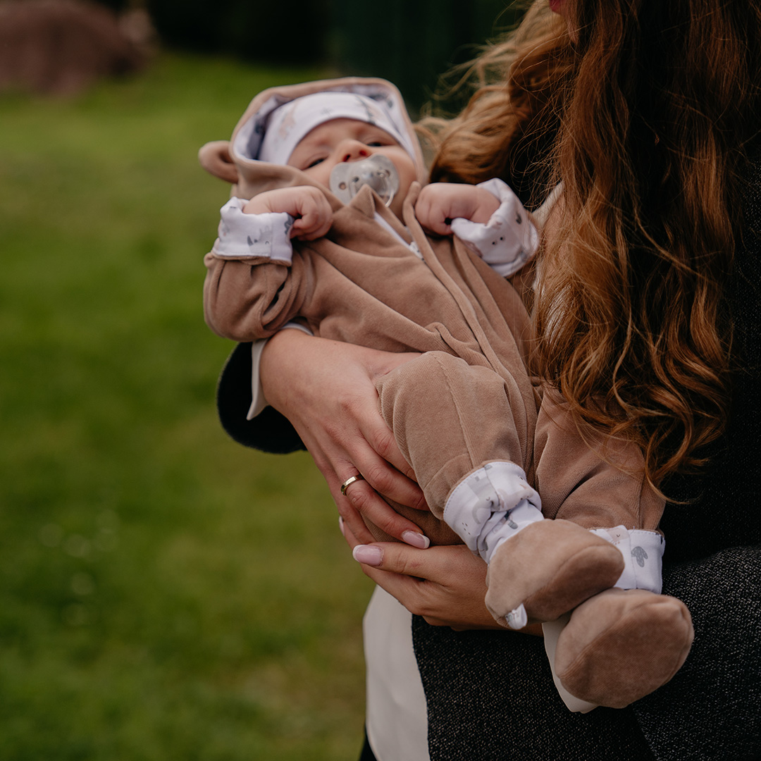 Kombinezon niemowlęcy welurowy Safari latte gallery 8