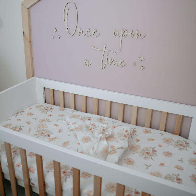 Prześcieradło z gumką do łóżeczka Zaczarowane Dalie 60x120 cm gallery 5