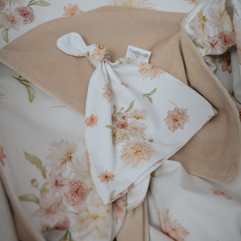 Czapeczka dla niemowlaka Zaczarowane Dalie 0-3m gallery 4