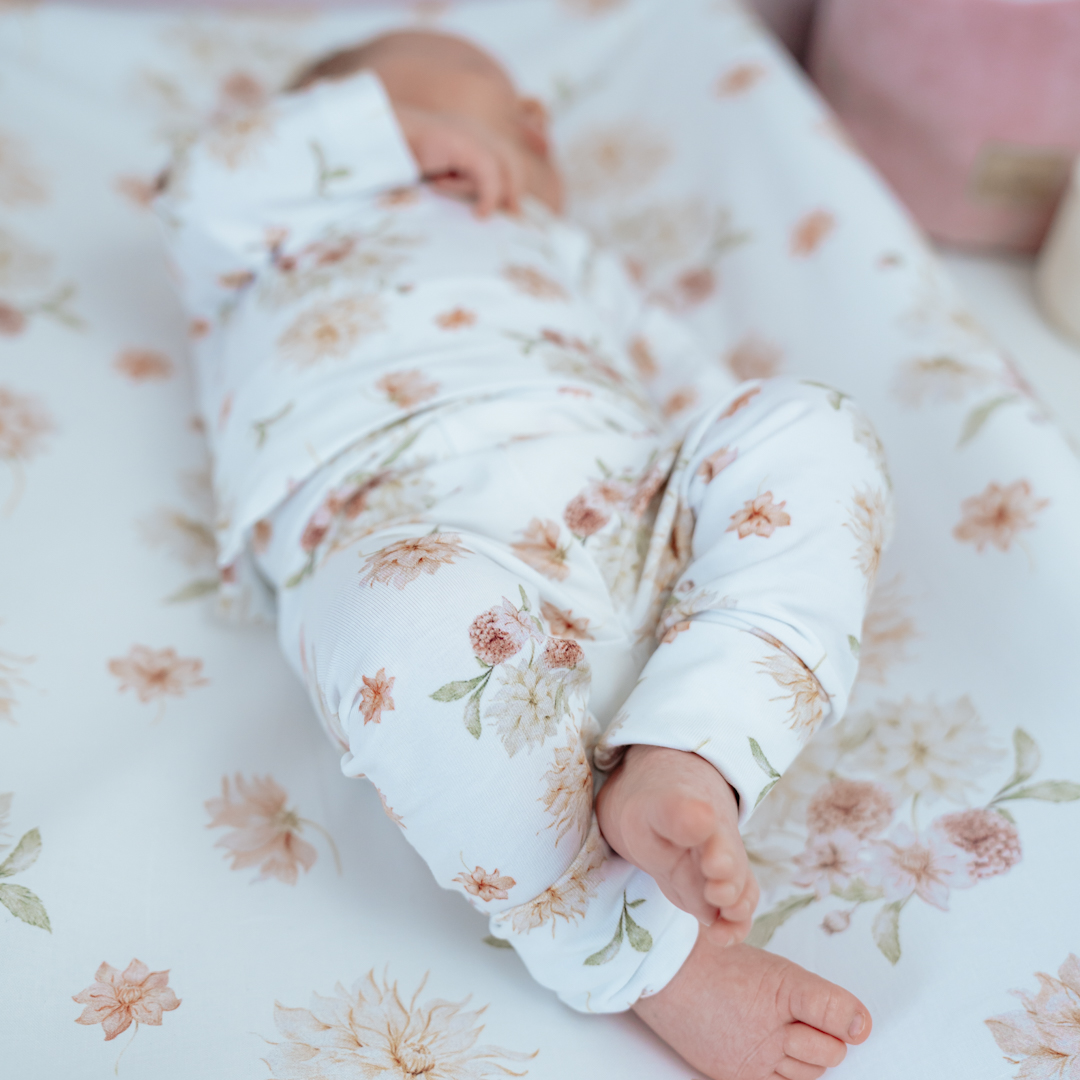 Prześcieradło na przewijak Zaczarowane Dalie gallery 1