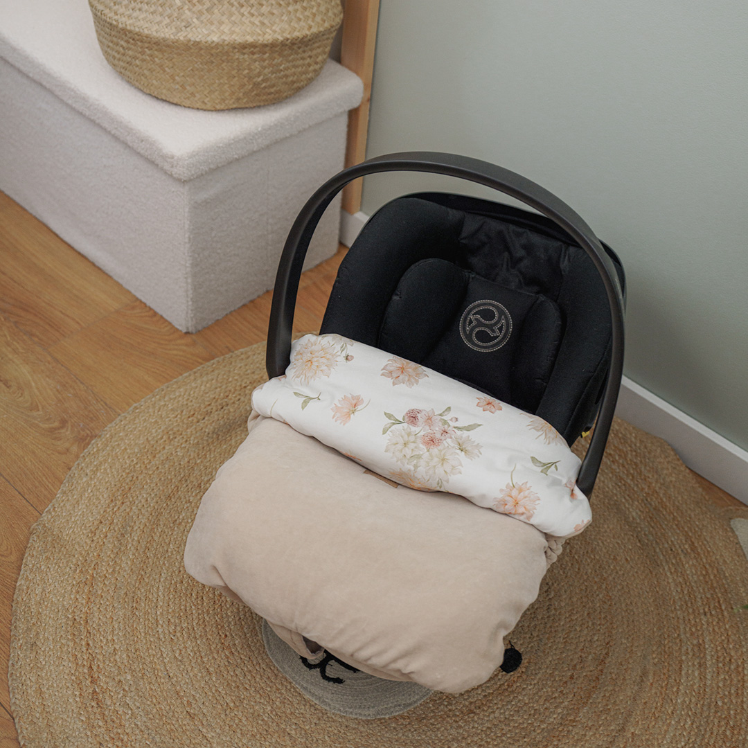 Kocyk do fotelika i wózka/półśpiworek welurowy Zaczarowane Dalie gallery 1