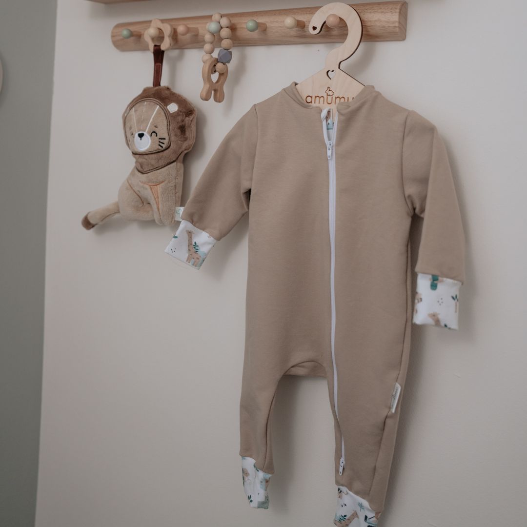 Kombinezon niemowlęcy dresowy Safari latte gallery 6