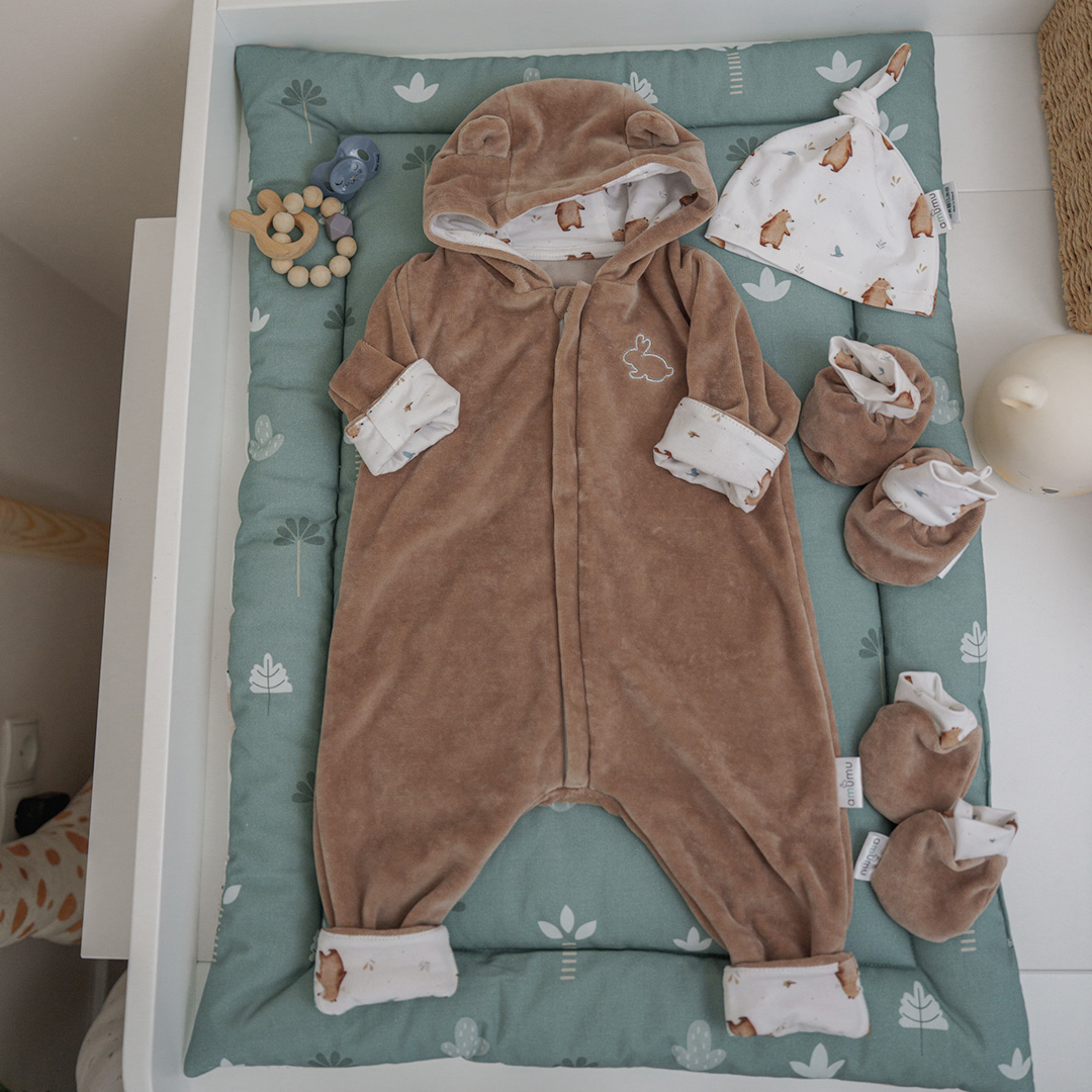 Kombinezon niemowlęcy welurowy Miś Henry gallery 7