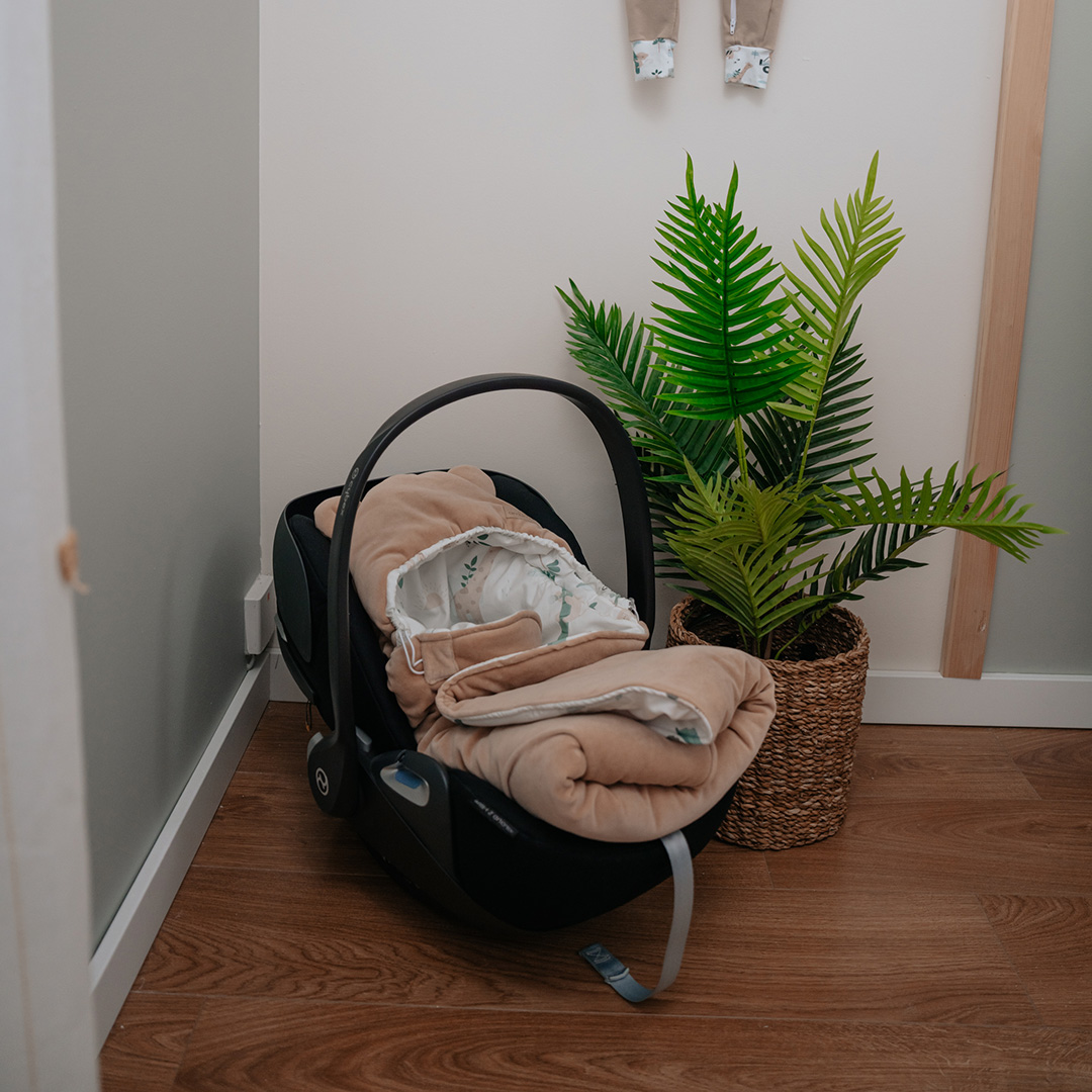 Otulacz do fotelika/kocyk welurowy do gondoli Safari latte gallery 4