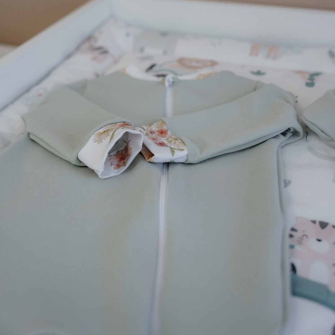 Kombinezon niemowlęcy dresowy Zaczarowane Dalie gallery 3