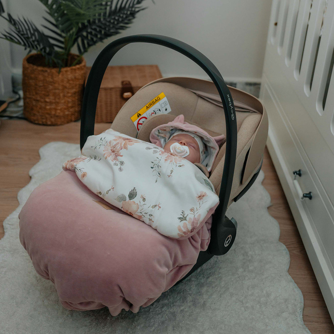 Kocyk do fotelika i wózka/półśpiworek welurowy Magiczny Ogród gallery 1