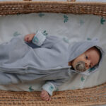 kombinezon-niemowlecy-welurowy-pastelowe-misie-v